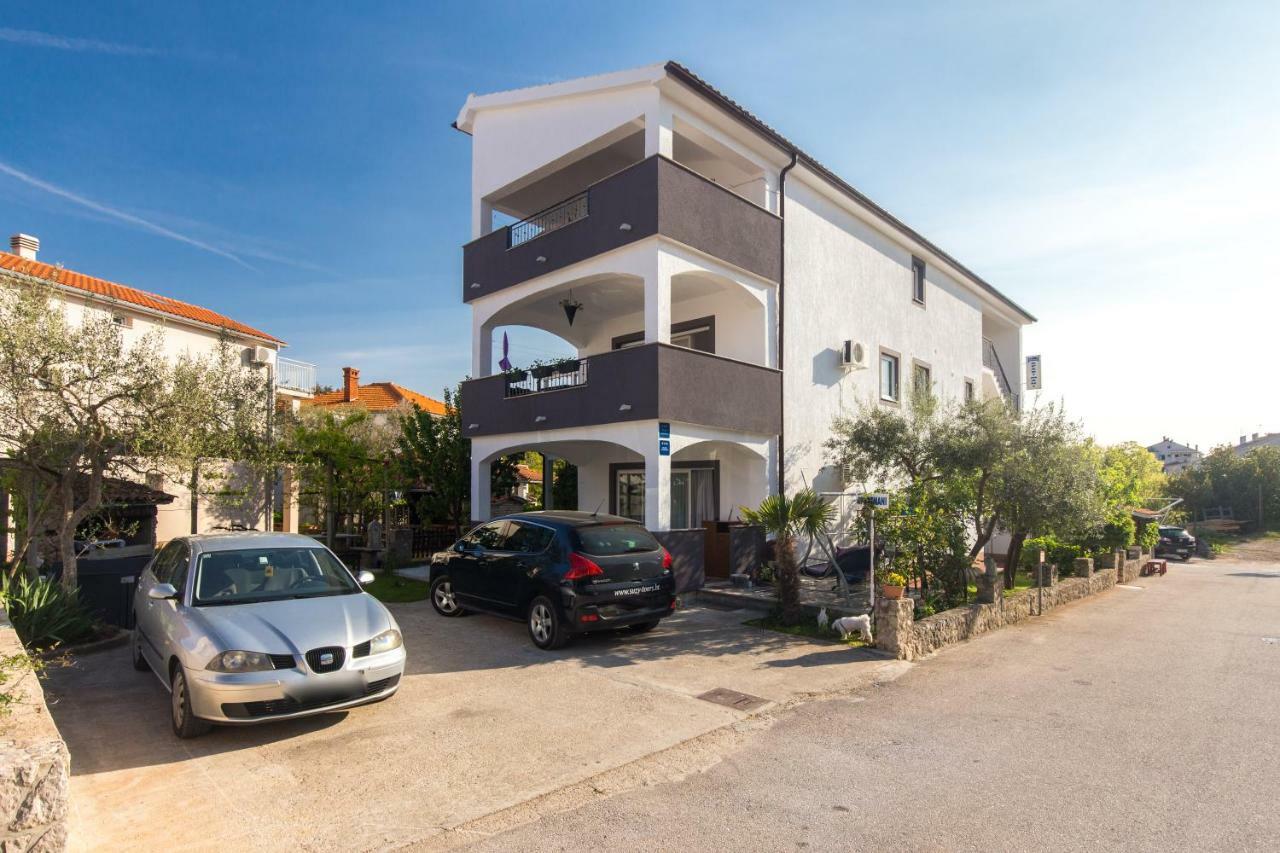 Apartments Hajl Krk Town Eksteriør bilde